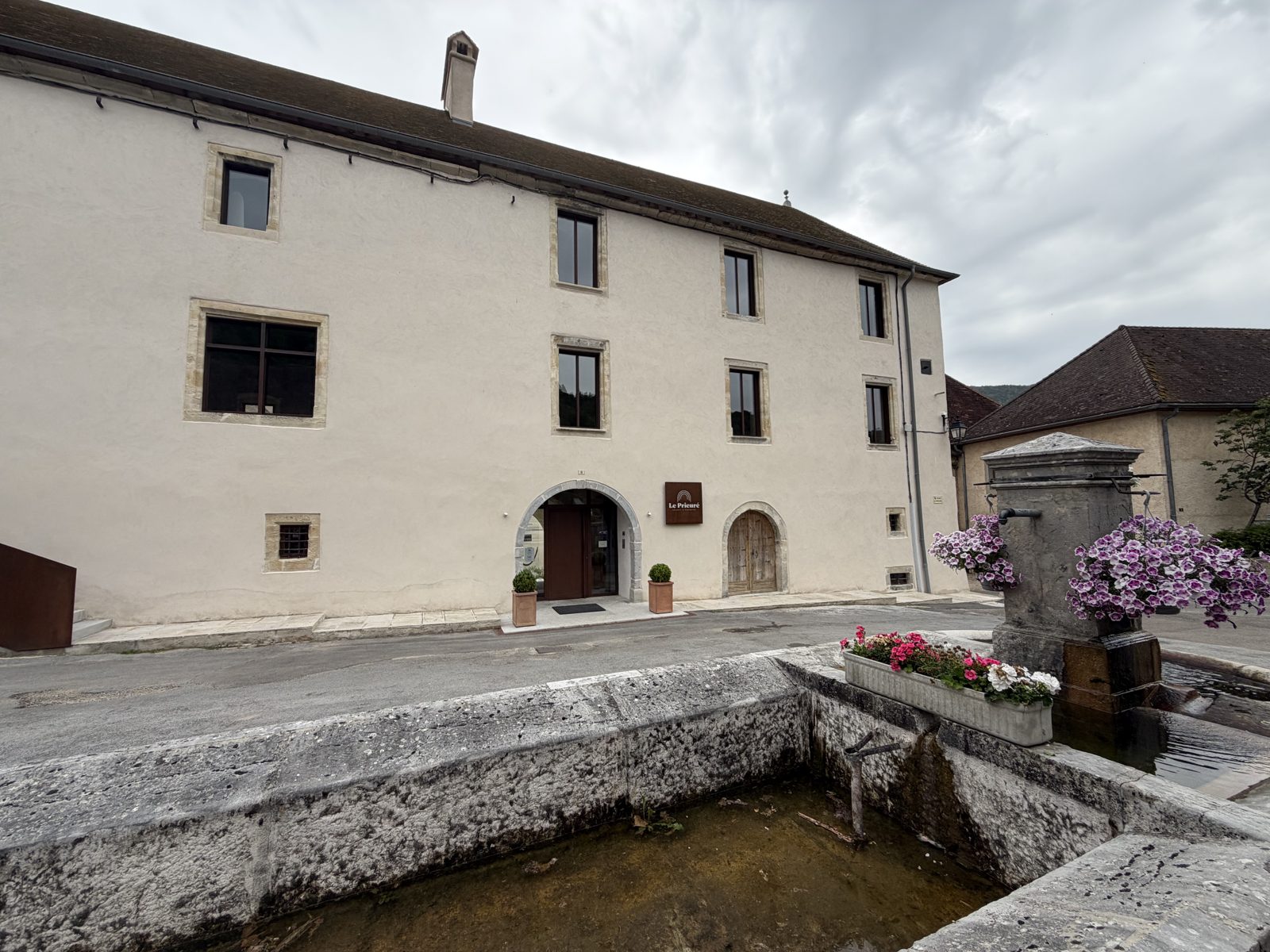 Enduit chaux traditionnel — Mouthier-Haute-Pierre
